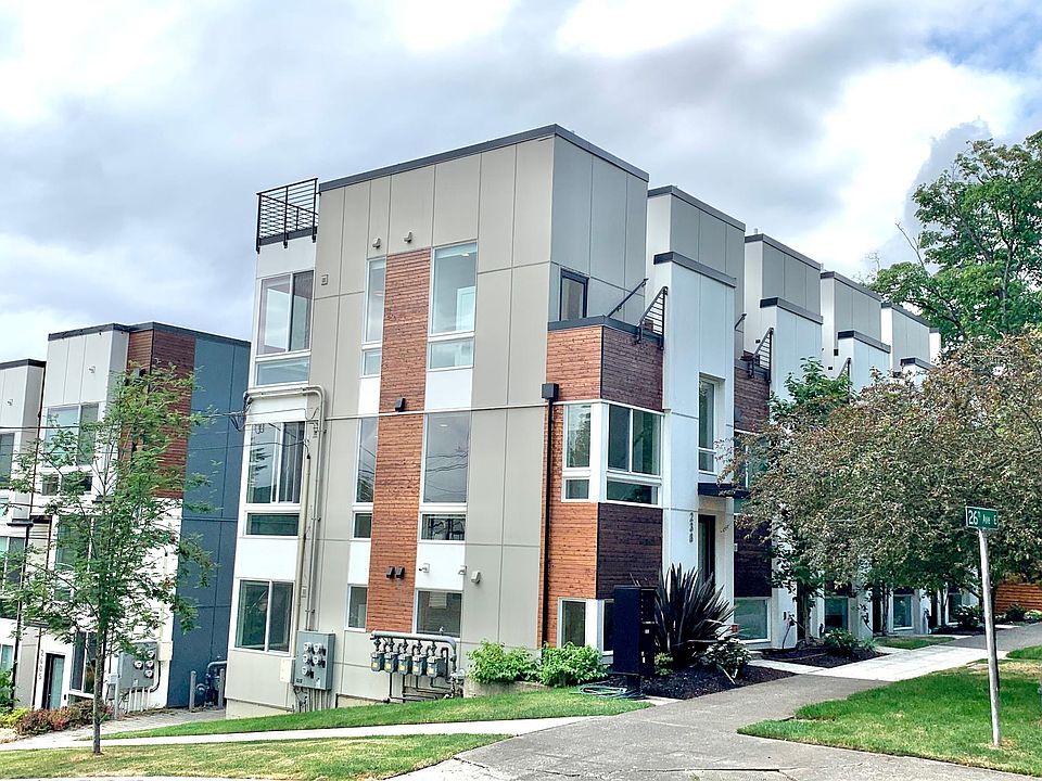 Premium Corner Home - In The Much Loved Verve Community In Madison Valley
