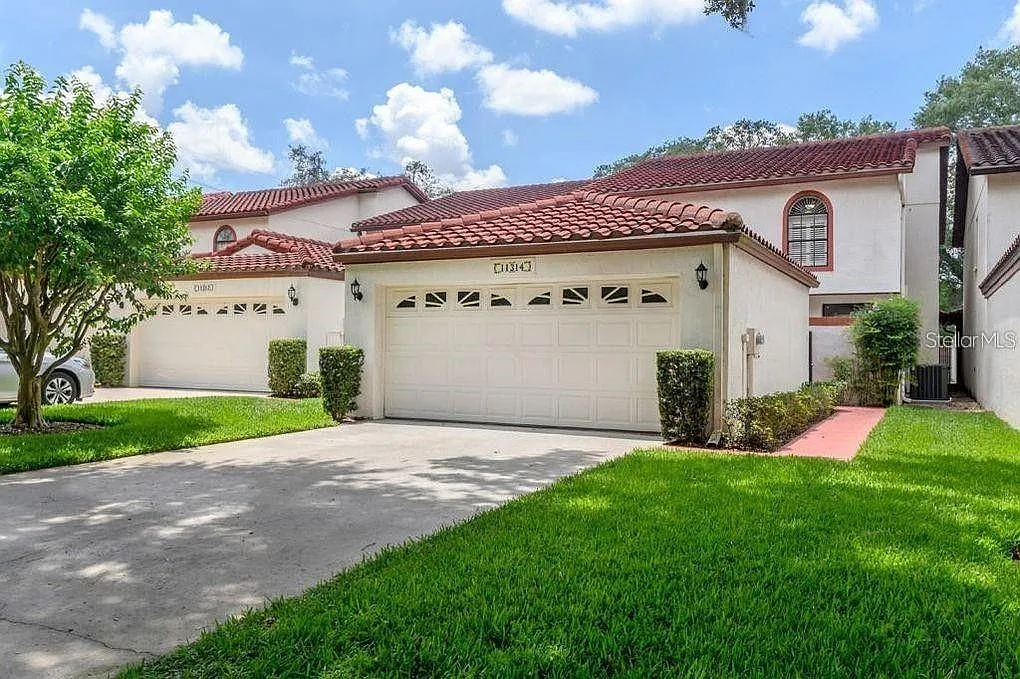 4 bed, 2300 sqft, $4,000 — Photo 1