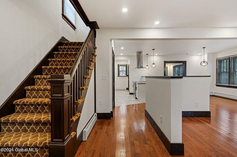 3rd image of 190 Menand Road