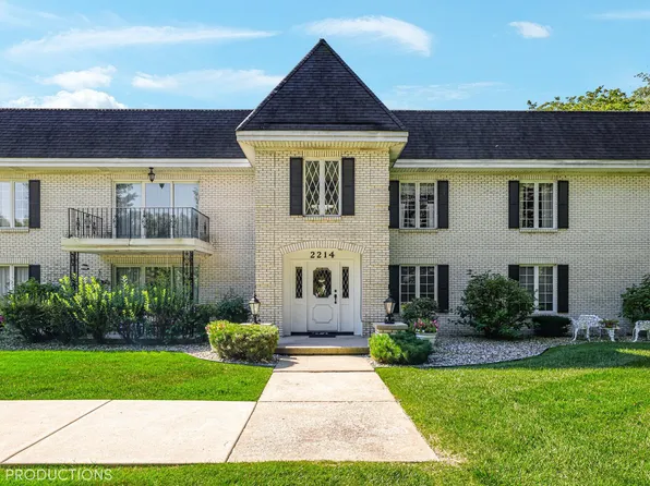 2214 Bordeaux Walk APT D1, Highland, IN 46322