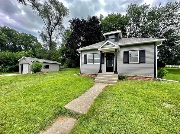 524 S West St, Colfax, IA 50054