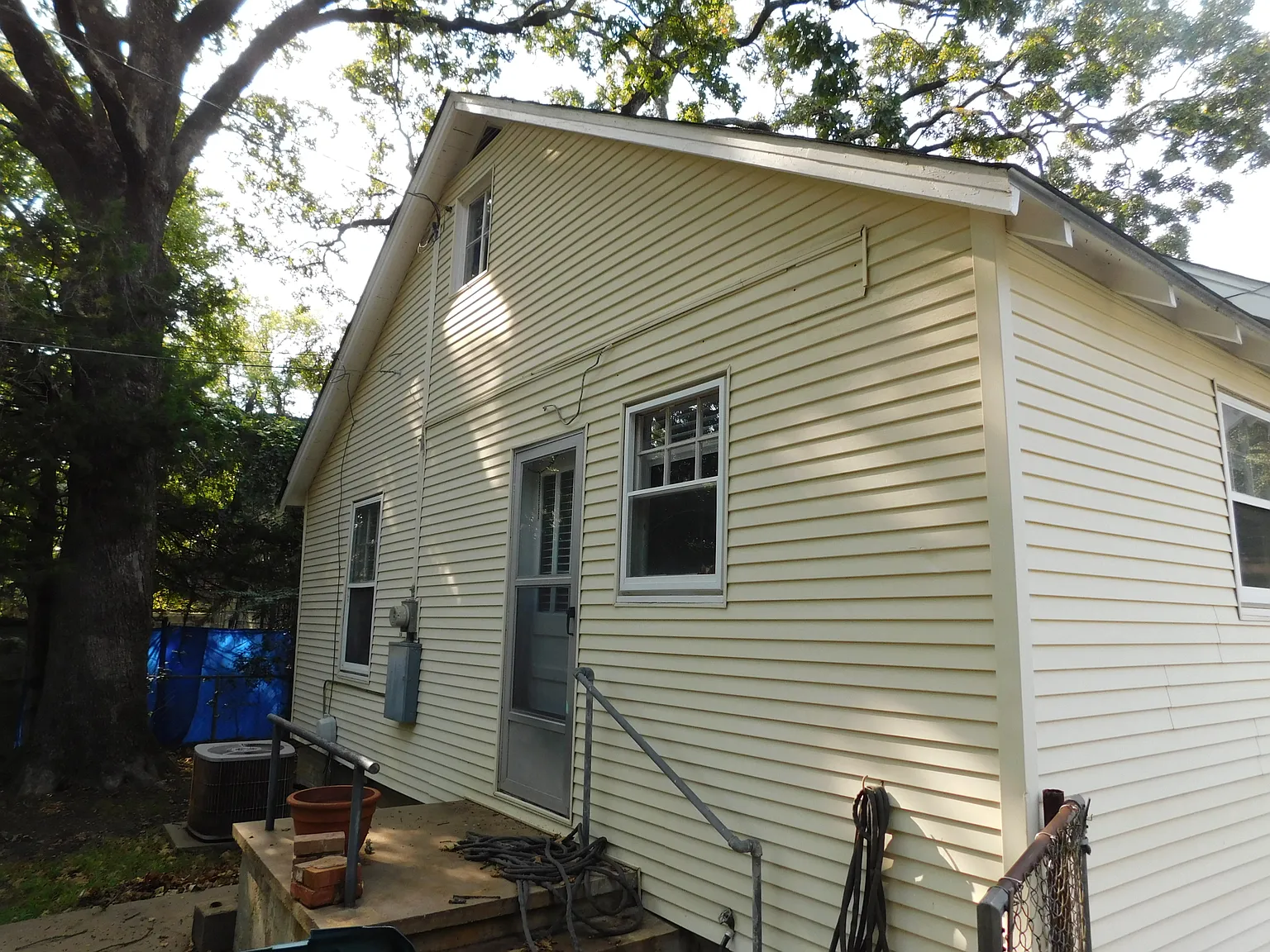 3 bed, 1325 sqft, $1,600 — Photo 4