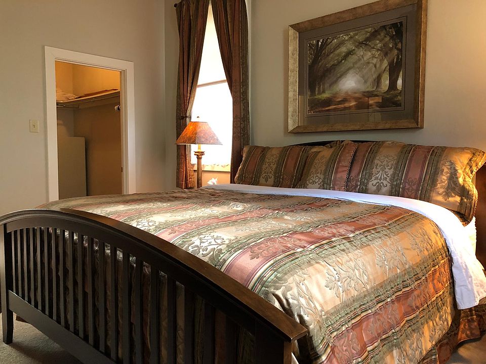 king size bed