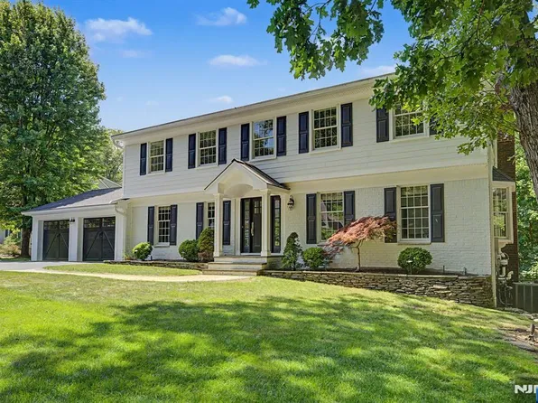 11 Goose Cove Ln, Ramsey, NJ 07446