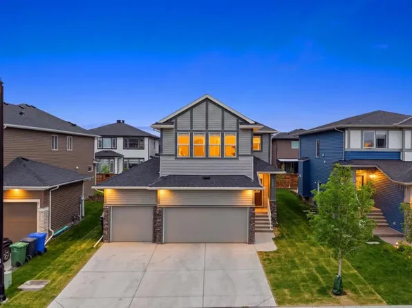 432 S Dawson Cir, Chestermere, AB T1X 2R8
