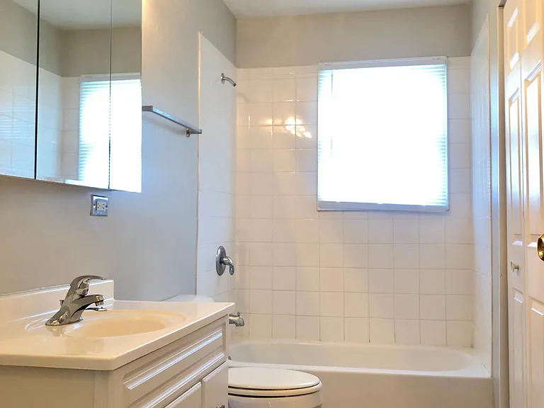 17830 Harvard Ln — Photo 13