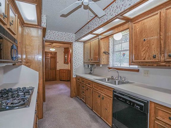 4th image of 1312 Lawndale Ave