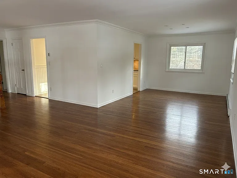 33 Loughran Ave — Photo 7