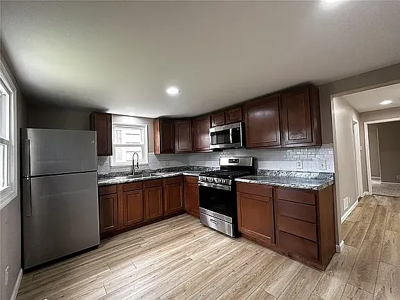6401 Sherman St — Photo 6