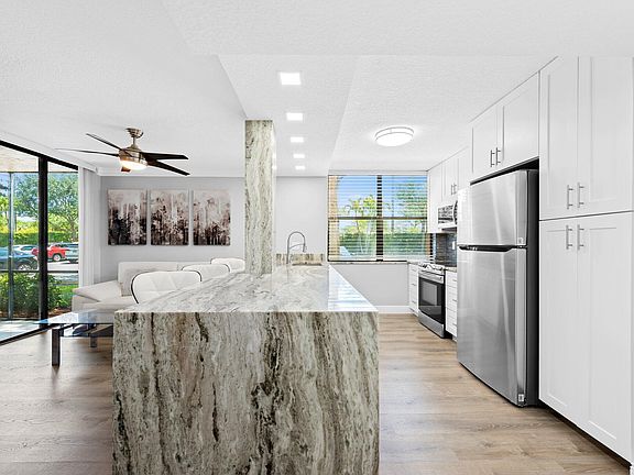 4th image of 450 Egret Cir APT 9111