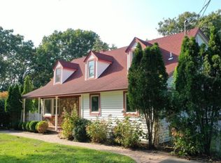 215 Meday Ave, Mattituck, NY 11952