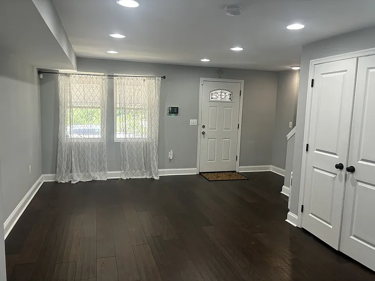 3573 Shannon Dr #1 — Photo 5