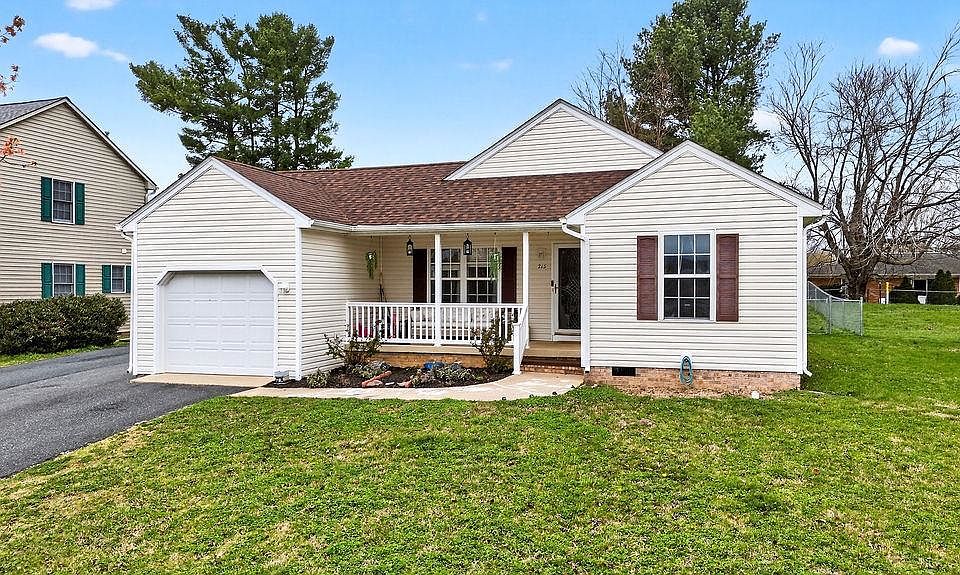 1st image of 213 Adventure Trl