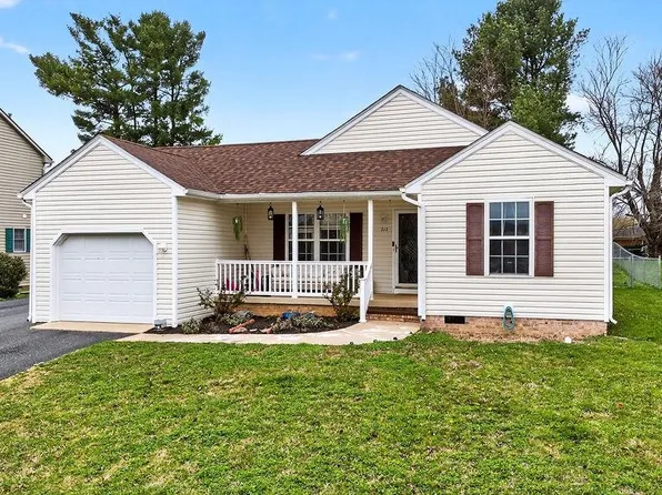 213 Adventure Trl, Waynesboro, VA 22980