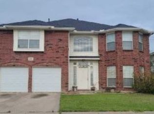 813 Rainbow Ln, Cedar Hill, TX 75104