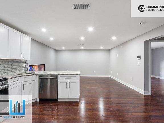 2nd image of 302 Richmond St #4F