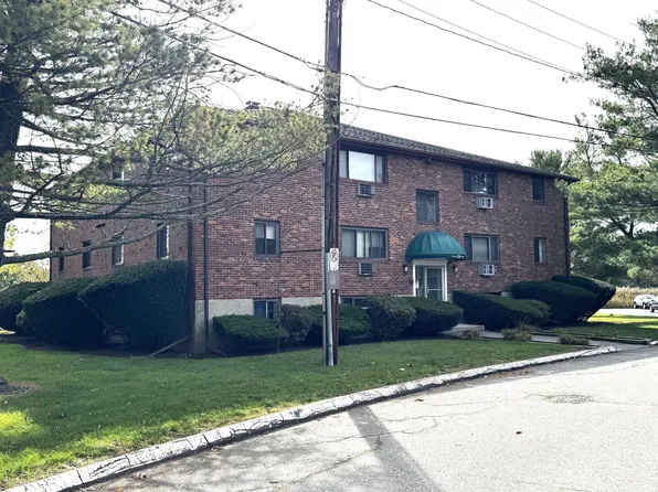 36 Bayview Ter APT 1, Danvers, MA 01923