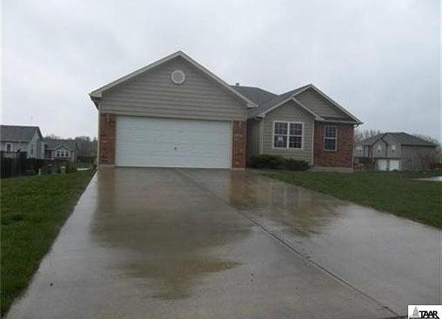 1st image of 2719 E Chestnut Dr