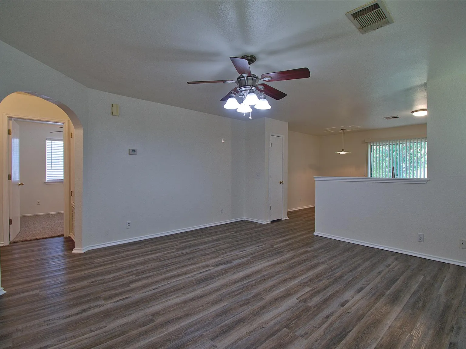 3 bed, 2.0 bath, 1025 sqft, $1,695 — Photo 4