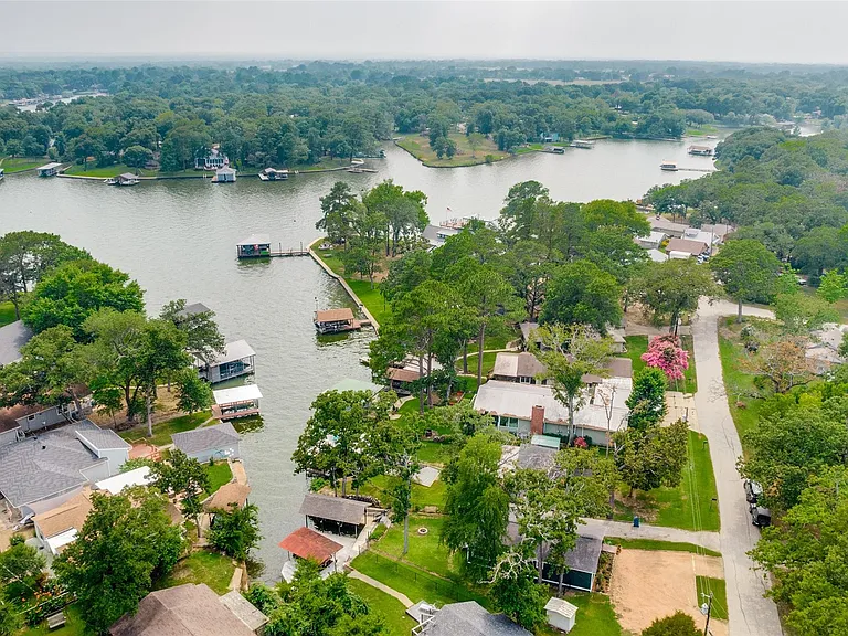 1813 Oak Shore Dr — Photo 15