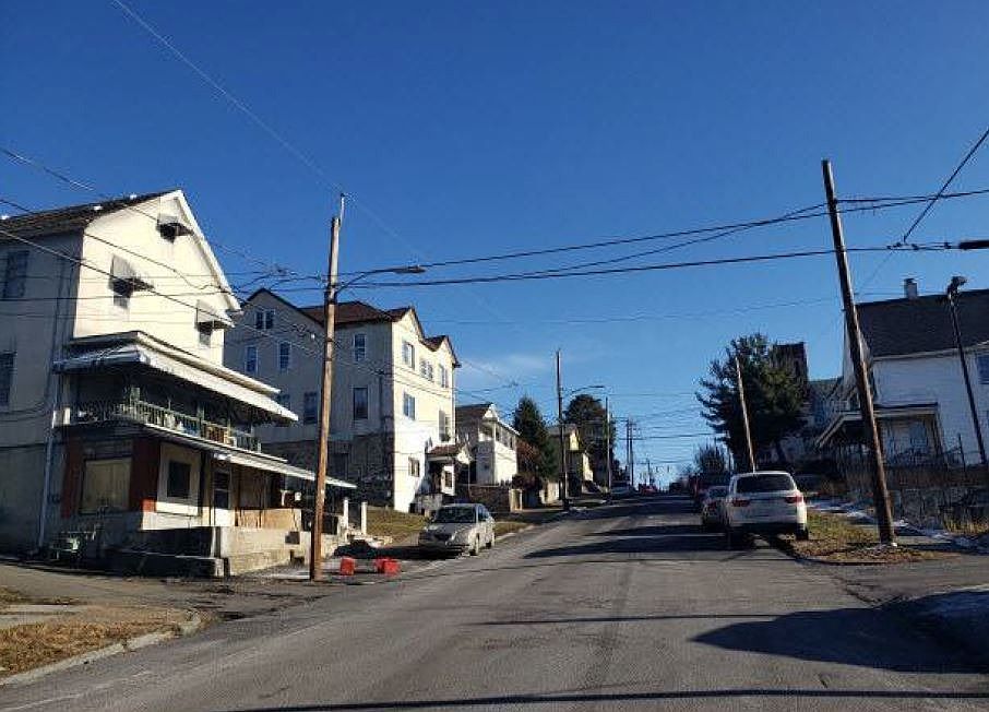 2nd image of 426 Fig St