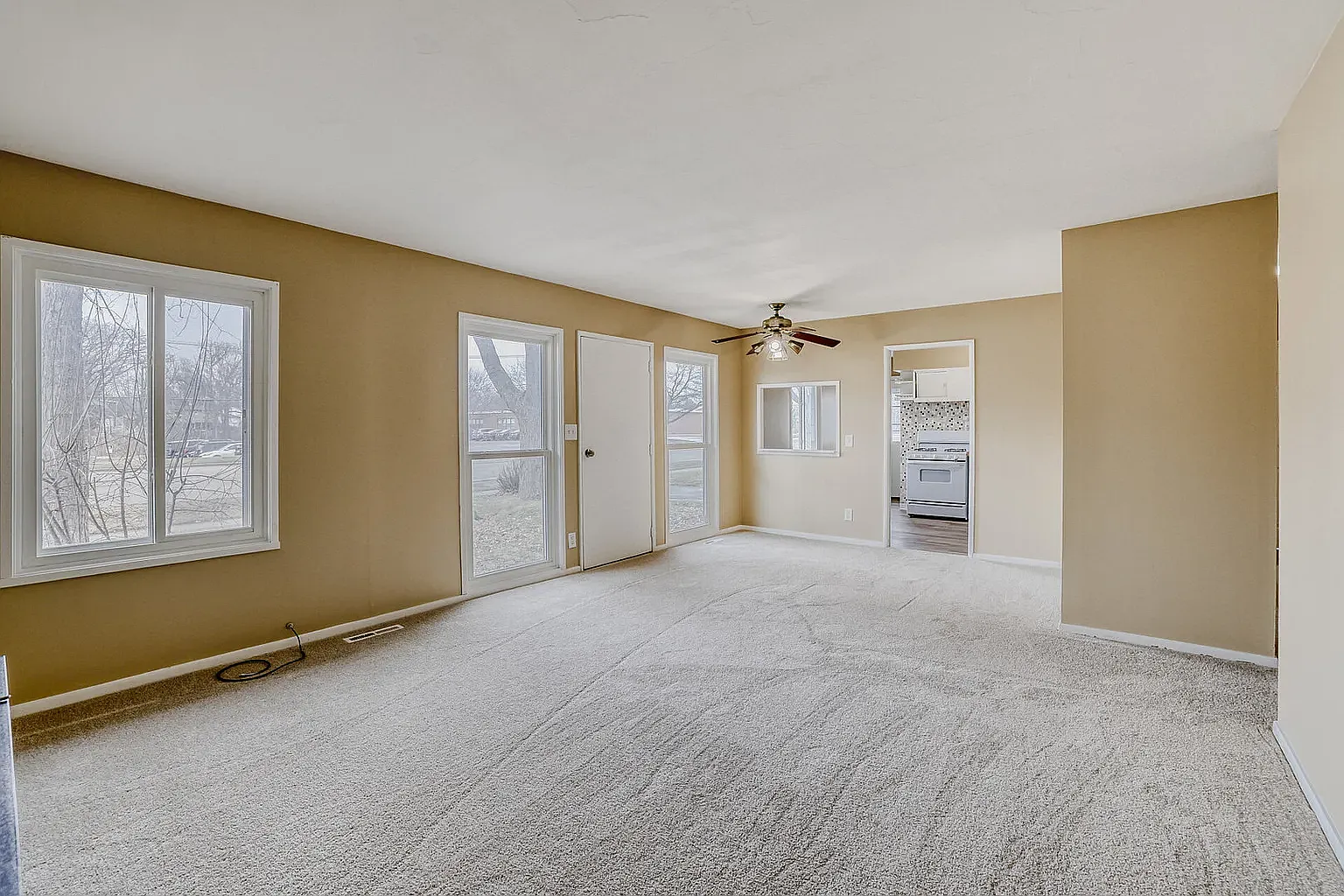 3 bed, 1060 sqft, $2,800 — Photo 4