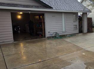 6123 Dry Creek Rd, Rio Linda, CA 95673