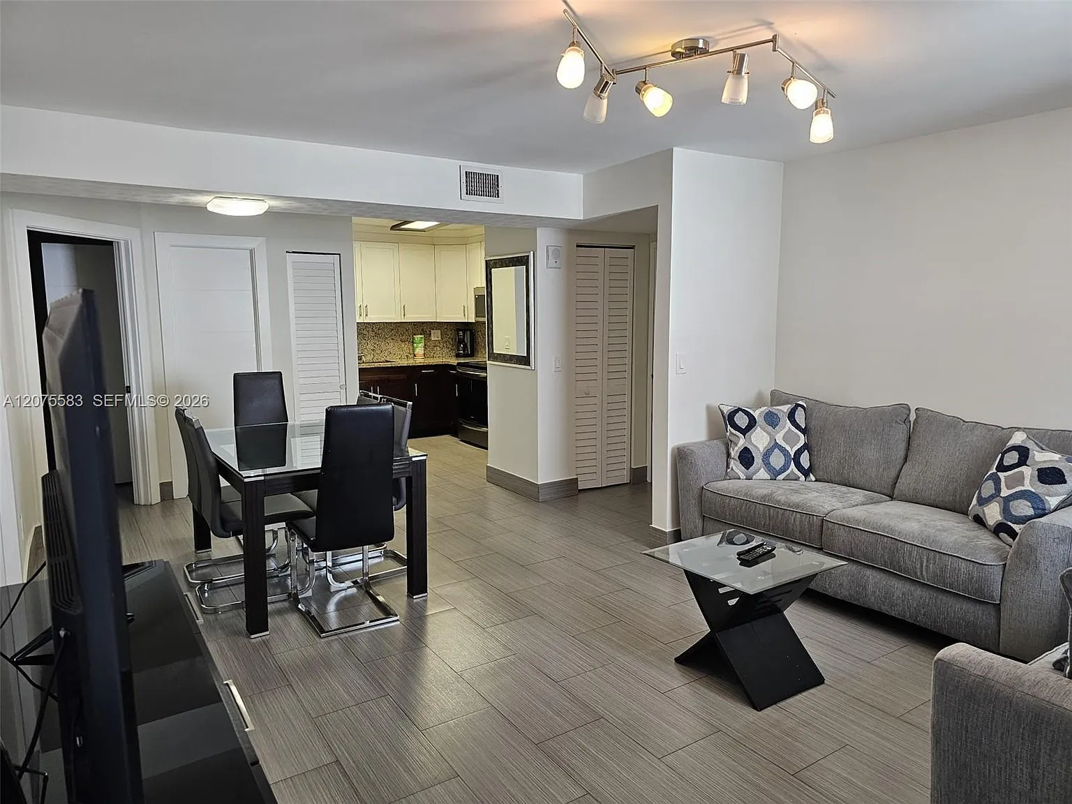 Waterview Condo Apts — Photo 3