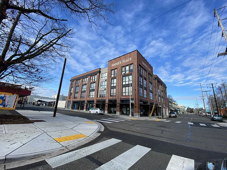 Annies Artist Flats — Photo 11
