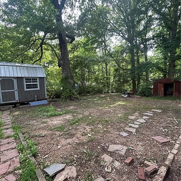52 Northside Dr — Photo 2