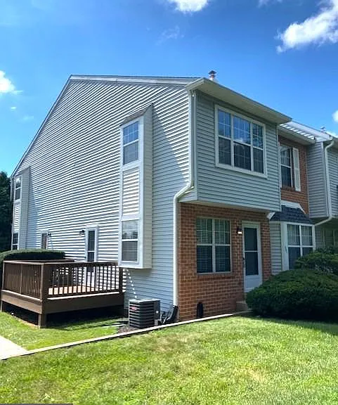 401 Wendover Dr — Photo 1