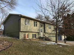 760 Keswick Dr, Iowa City, IA 52246