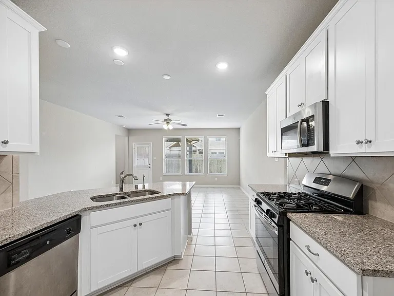 18111 Alora Springs Trc — Photo 9