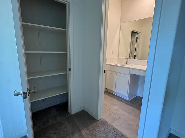 1642 Chanticleer Ln — Photo 22