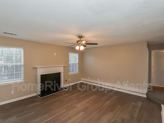 2nd image of 4464 Glider Cir