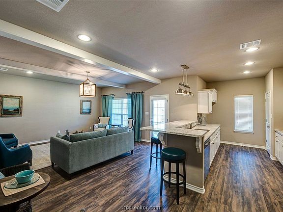 5th image of 3412 Summerway Dr