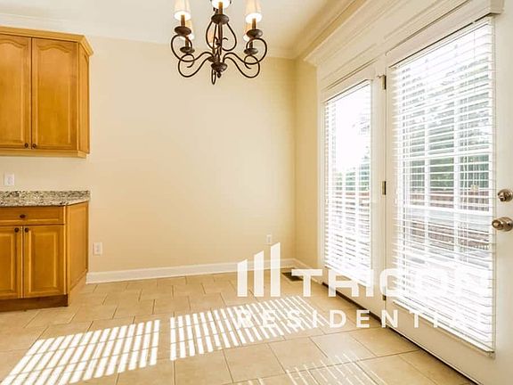 4th image of 3719 Berryhill Dr