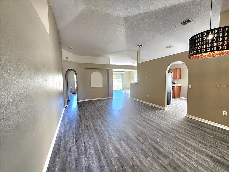 4017 Longworth Loop — Photo 2