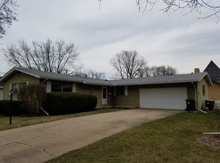 1505 E 18th St, Sterling, IL 61081