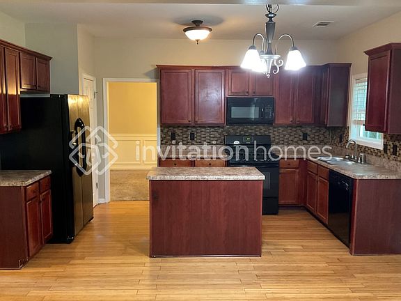 3rd image of 2423 Folsom St
