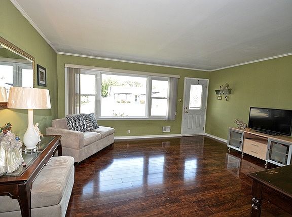3rd image of 5303 W Otto Pl