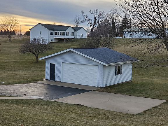 Detached 24x26 heated garage