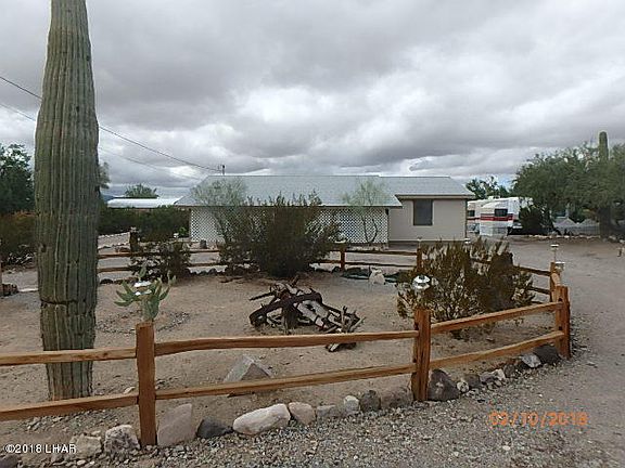 2nd image of 590 N Loma Vista Ln