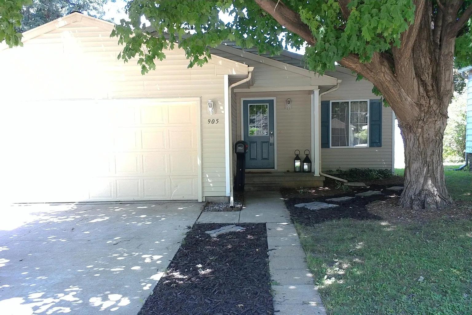 905 S Cottage Grove Ave photo 1