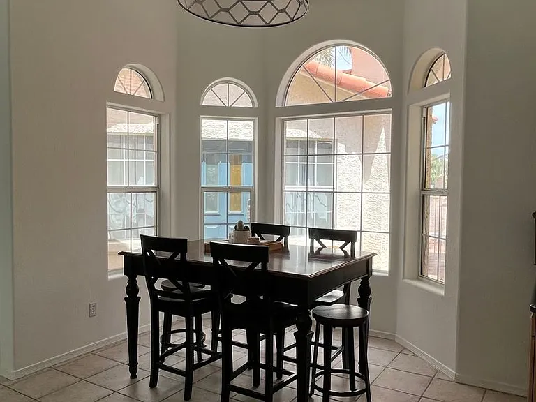2056 E Desert Lakes Dr — Photo 5