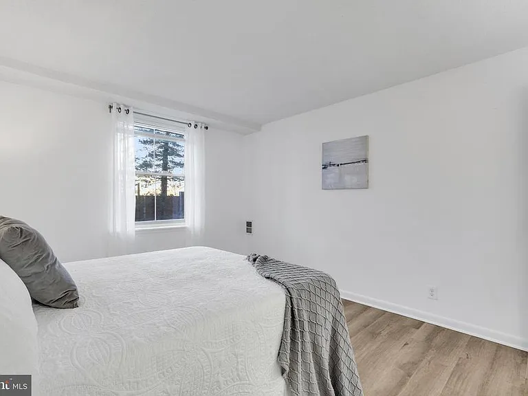 2030 N Adams St #303 — Photo 17