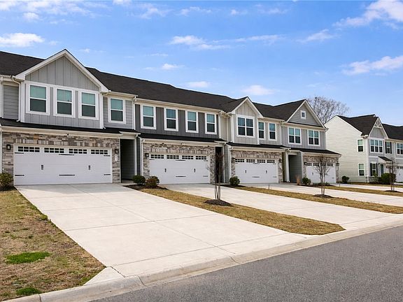 4th image of 407 Camarillo Ln