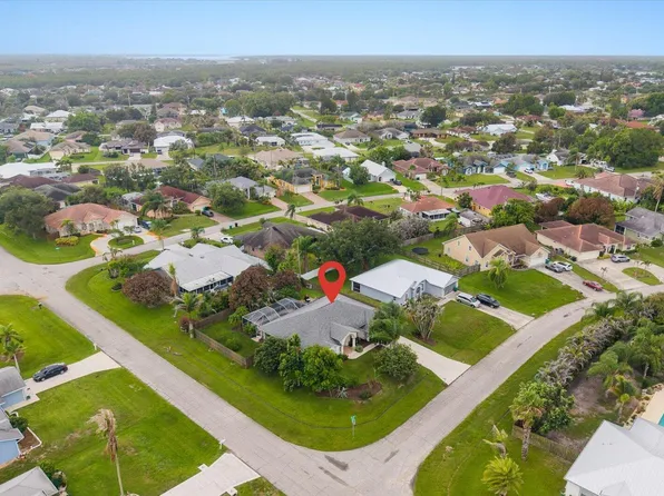 2711 SE Fall Street, Port St Lucie, FL 34984