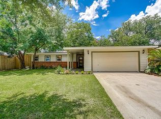 1833 Westcrest Dr, Houston, TX 77055