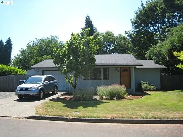 390 Limerick Ave photo 1